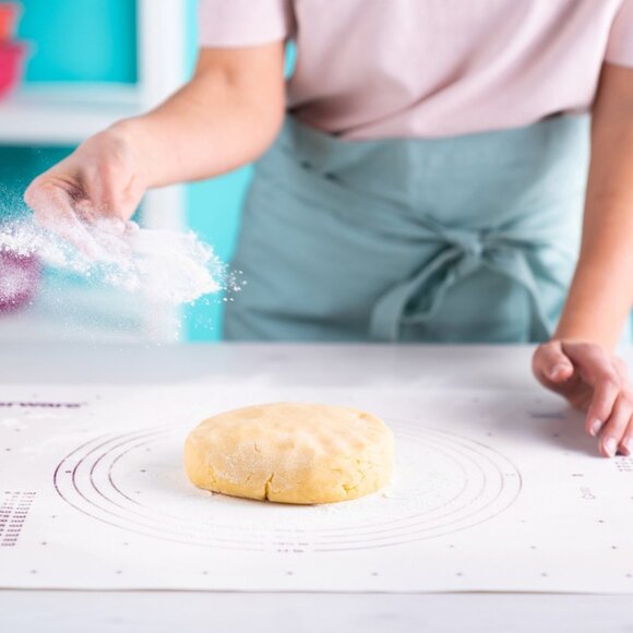 New Tupperware Pastry Sheet for baking prep Eco-Friendly Kitchen Mat - Picture 2 of 4